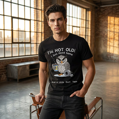 🥳HETT REA 2026🦉 T-shirt med Ugglamotiv och "Jag är inte gammal"-motiv