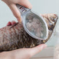 🐟🔥 50 % RABATT NU! ⏰ Bärbar Fiskfjällsskalare – Ta Bort Fiskfjäll Snabbt & Enkelt Utan Onödigt Spill 🔪✨