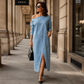 👗 50 % RABATT NU! ✨ Off-Shoulder Denimklänning för Damer – Trendig, Feminine & Enkel Att Matcha 💙