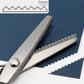 ✂️ 50 % RABATT NU! 🧵 Vågtandad Tygsax – Skapa Dekorativa Vågor på Tygkanter & Perfekt för Klädändringar ✨